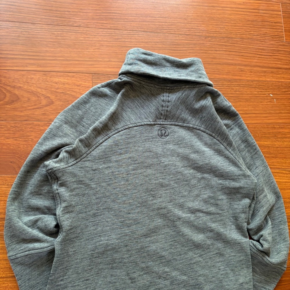 Y2K Lululemon Heather Gray Cowl Neck Pullover Sweatshirt Cotton Athletic Size 8